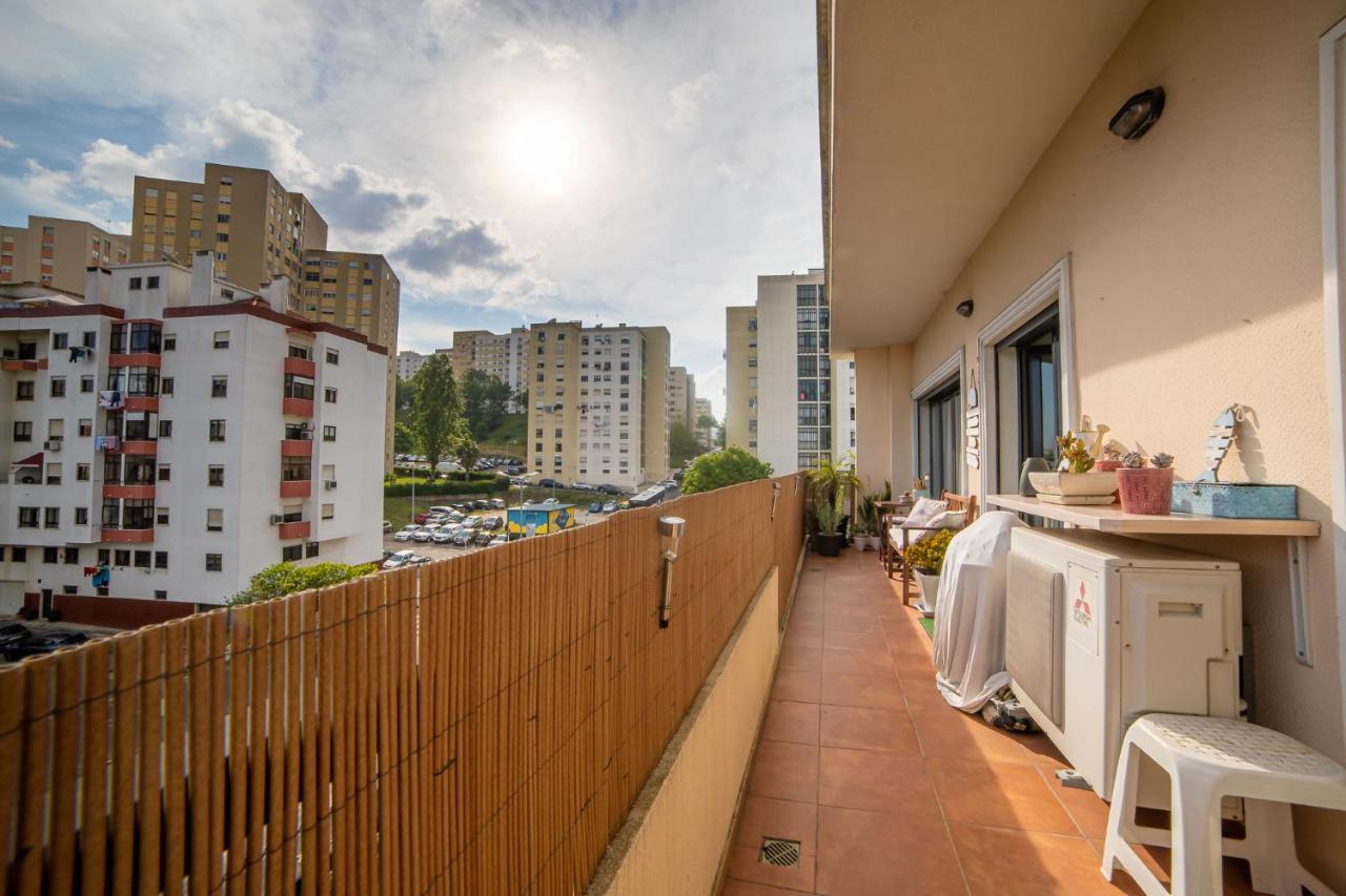Lovely Apartment Near Airport And Nations Park, With Garage Loures Eksteriør billede