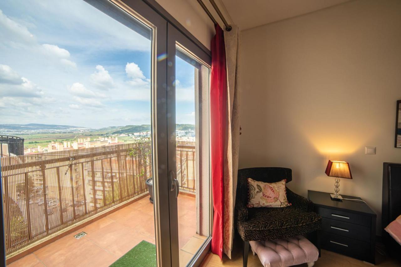 Lovely Apartment Near Airport And Nations Park, With Garage Loures Eksteriør billede